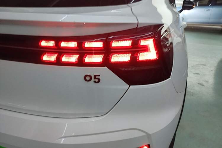 Used Lynk & Co 05 2020 2.0TD Two-Wheel Drive Zhaoyang Plus Right Rear Taillight