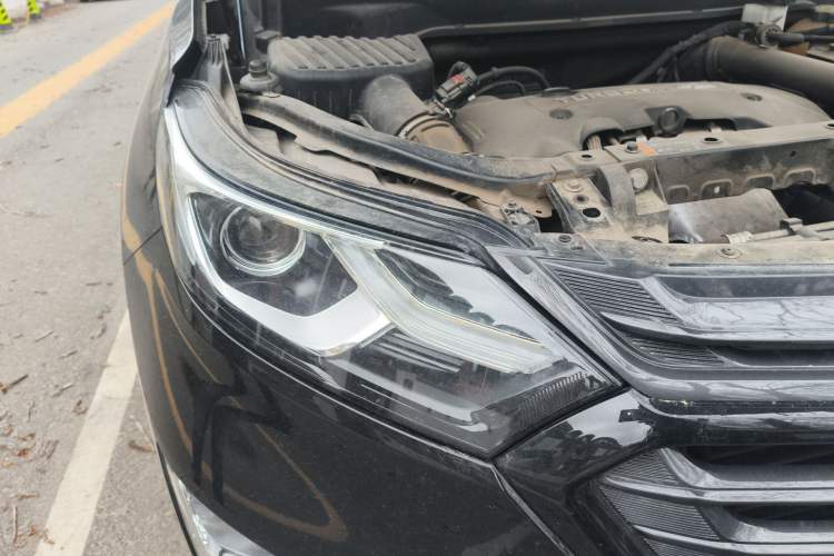 Used Chevrolet Equinox 2017 RS 550T Automatic All-Wheel-Drive Boundary Edition Right Front Headlight