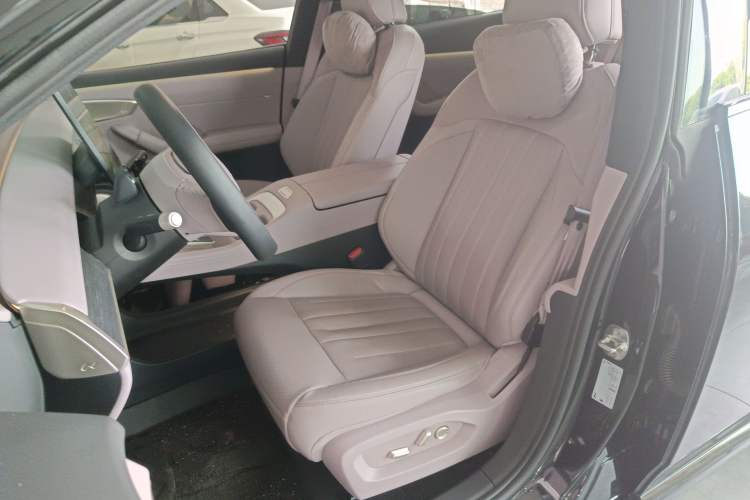 Used ONVO L60 2024 60 kWh Rear-Drive Version
