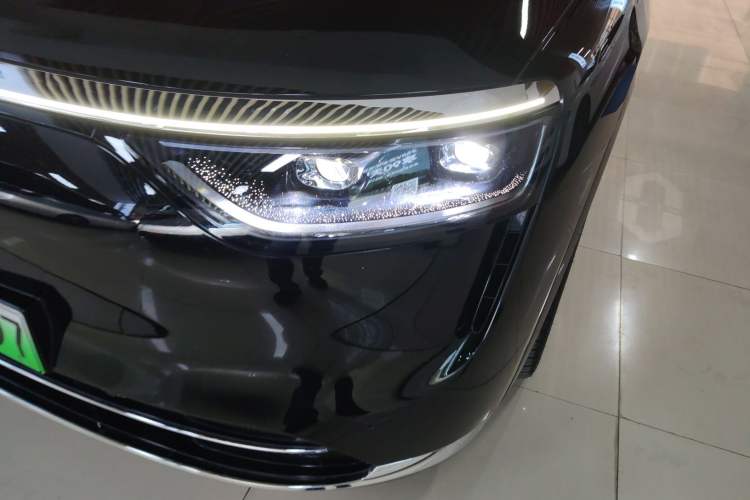 Used Hima AITO M8 2025 Extended-Range Max+ Version 53.4 kWh 6-Seater Edition
