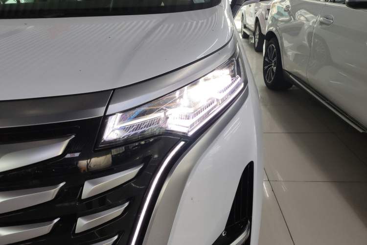 Used Denza D9 2022 DM-i 970 Four-Wheel Drive Prestige Model