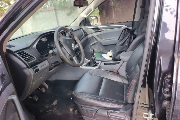 Used SAIC MAXUS T60 2019 2.4L Gasoline Manual Two-Wheel-Drive High-Ride Pioneer Edition Standard Cab