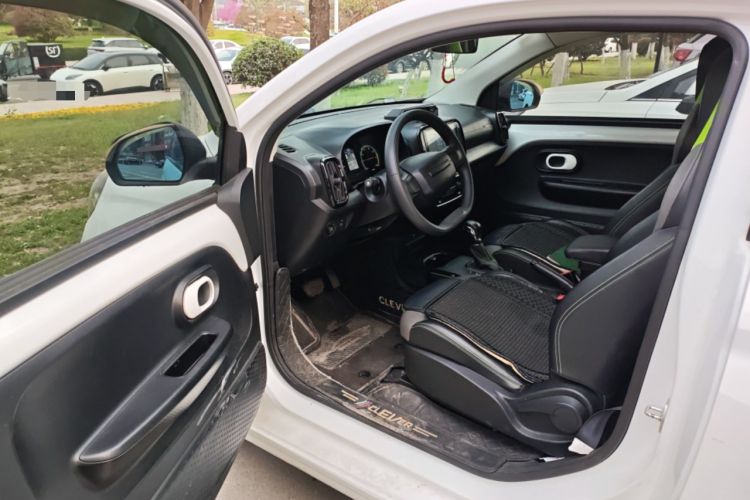 Used Roewe Clever 2021 302 km New Four-Seater Super-Efficient Version