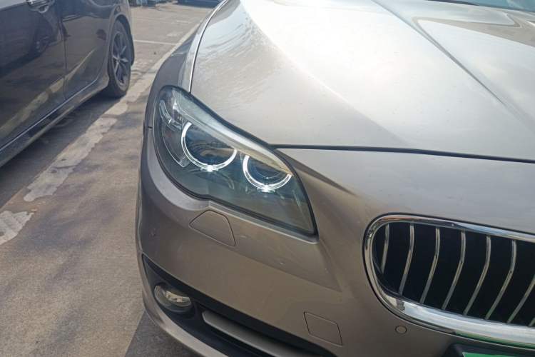 Used BMW 5 Series 2014 520Li Elegant Model Right Front Headlight