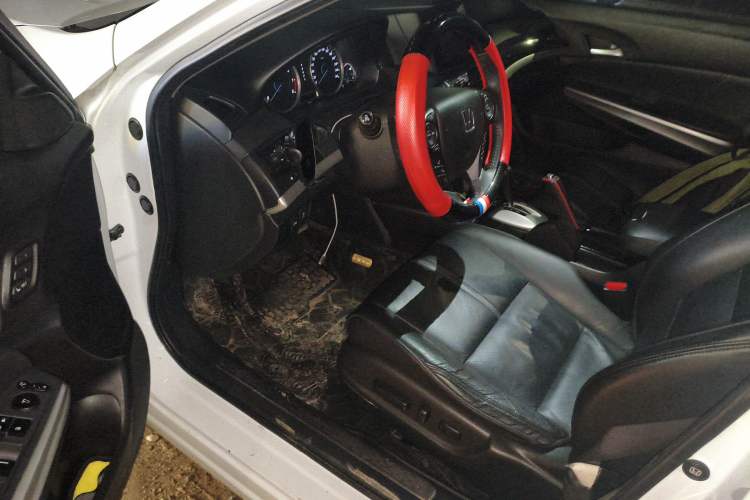 Used Honda Crosstour 2014 3.0L AWD Prestige Edition Driver Seat