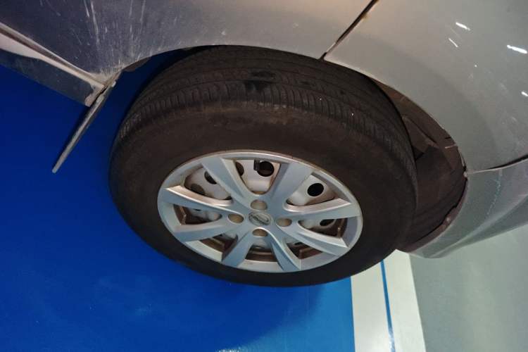 Used Jinbei New Hiace S 2021 1.5L Wealth Model Non-Air-Conditioned Version National VI Standard SWC15M Right Front Wheel Hub