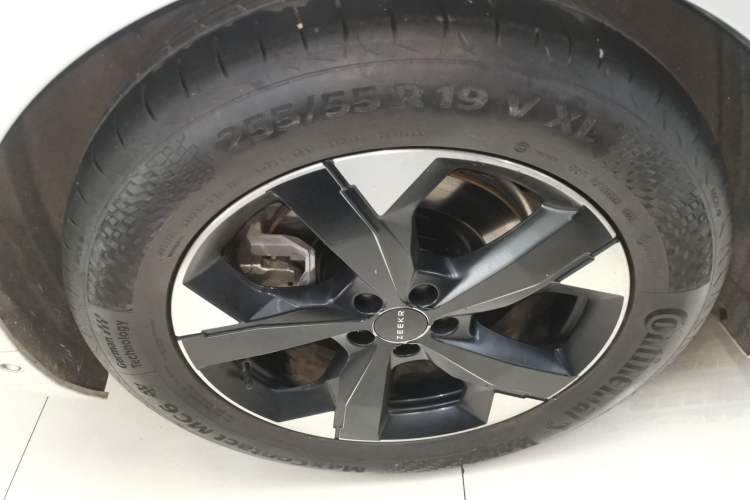 Used Zeekr 001 2023 WE Edition 86 kWh Right Rear Wheel Hub