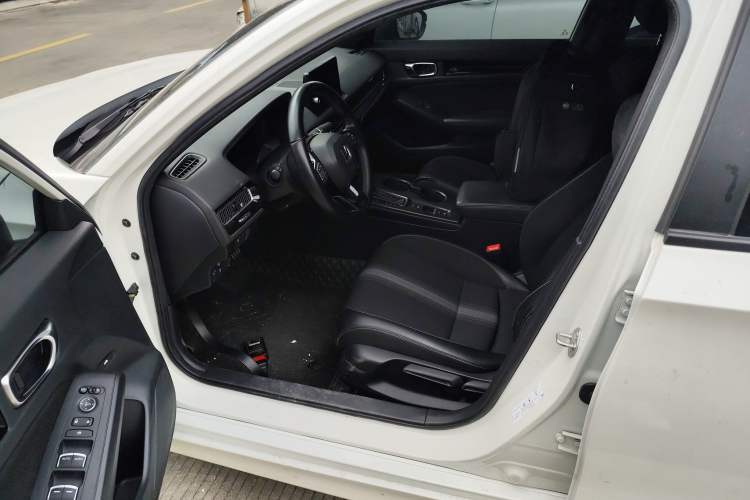 Used Honda Civic 2022 240TURBO CVT Dynamic Edition Left Front Seat