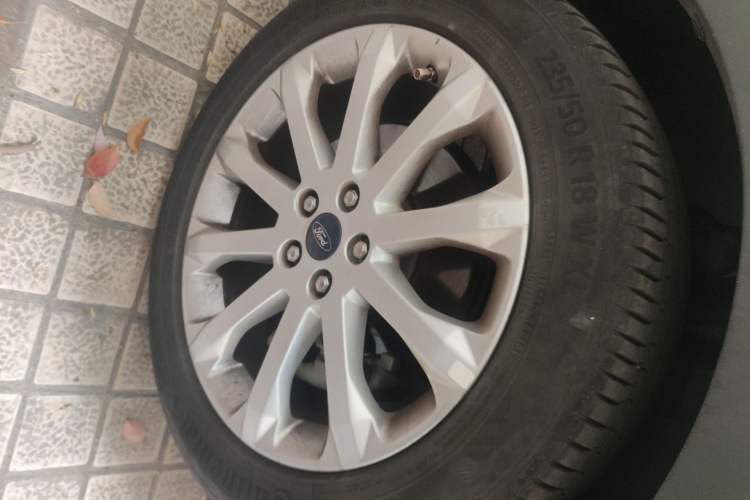Used Ford Kuga 2013 1.6L GTDi 4x4 Elite Model Right Front Wheel Hub