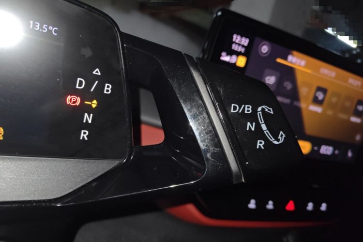 Used Volkswagen ID.4 X 2021 Pro Smart Long-Range Edition Gear Lever