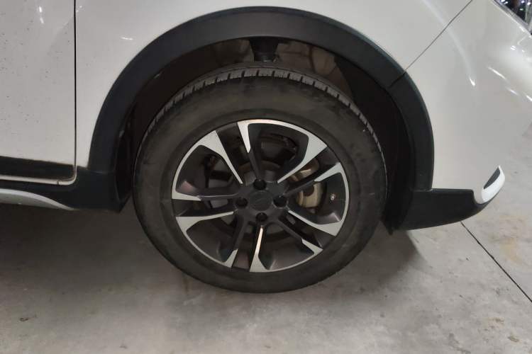 Used Geely Auto Vision X3 2019 Upgraded Model 1.5L CVT Elite Version Right Front Wheel Hub