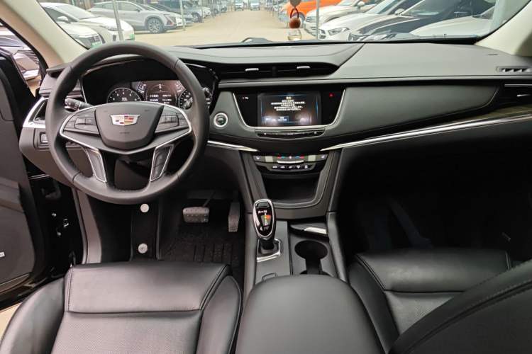 Used Cadillac XT5 2018 25T Luxury Model