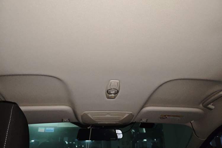 Used Ford Kuga 2017 EcoBoost 180 Two-Wheel-Drive Elite Trim Headliner