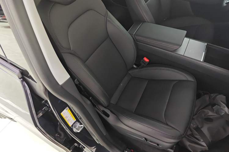 Used Tesla Model Y 2025 Long-Range All-Wheel Drive First Edition