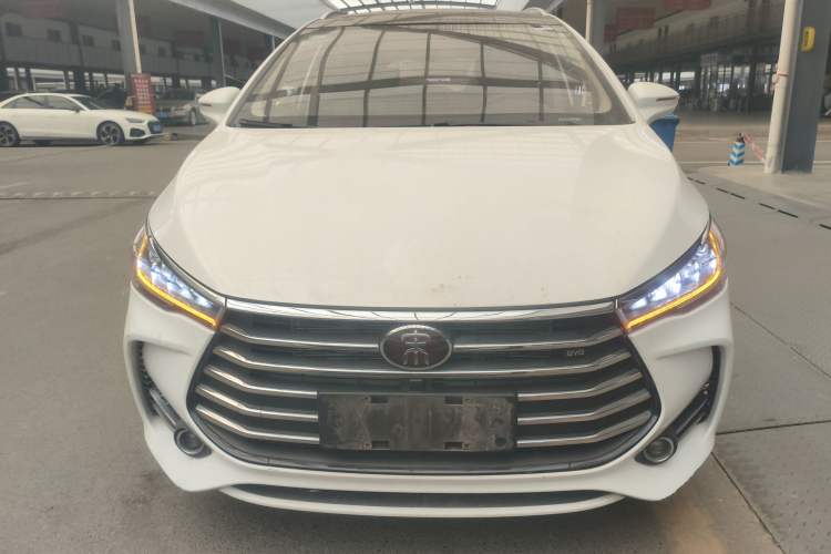Used BYD Song MAX 2018 1.5T Automatic Smart Connect Elite Model with 6 Seats