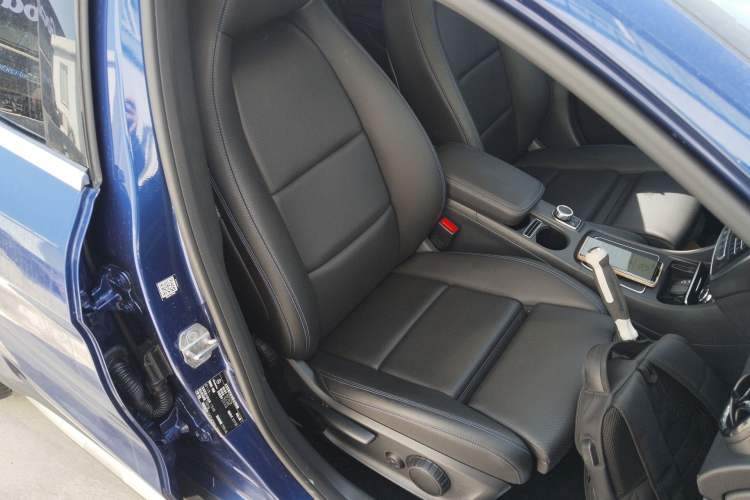 Used Mercedes-Benz GLA 2019 GLA 200 Dynamic Edition Right Front Seat