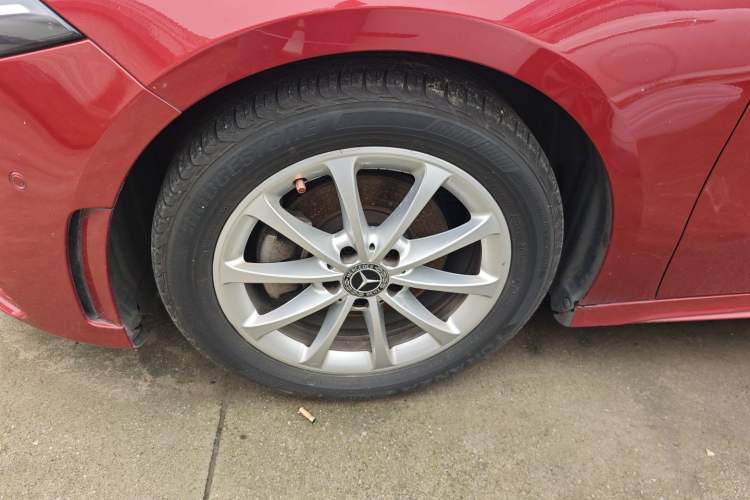 Used Mercedes-Benz A-Class 2019 A 200 L Sport Sedan Left Front Wheel Hub