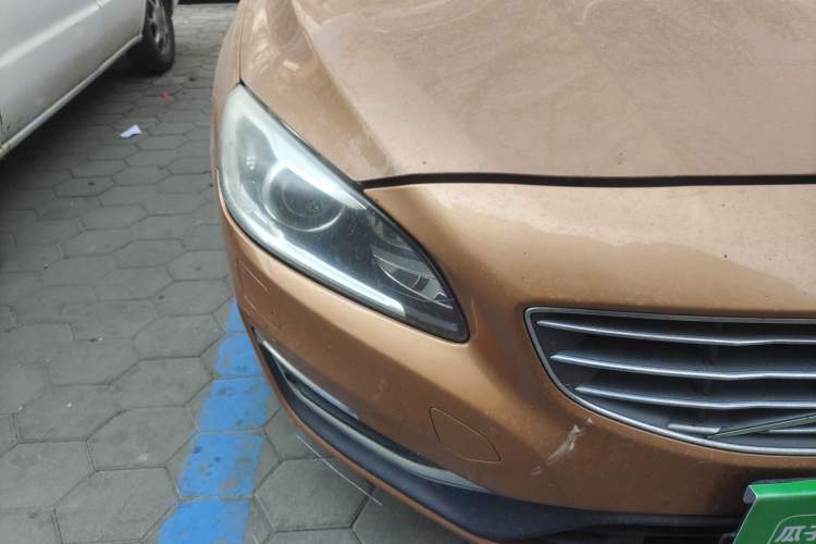 Used Volvo S60 2014 S60L 2.0T Zhiyuan Edition
