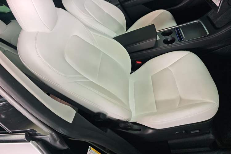 Used Tesla Model Y 2021 Long-Range All-Wheel-Drive Version 3D7
