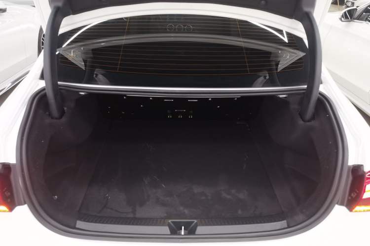 Used Mercedes-Benz A-Class 2022 Revised Version A 200 L Sport Sedan Fashionable Style
