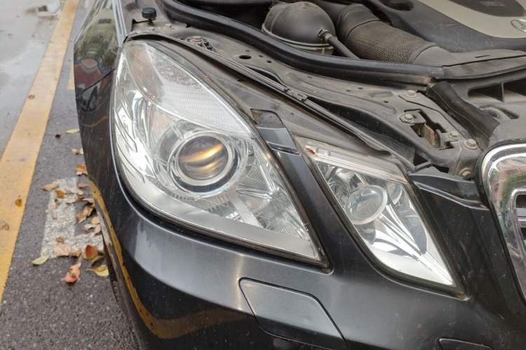 Used Mercedes-Benz E-Class 2011 E 300 L Fashion Prestige Model Right Front Headlight