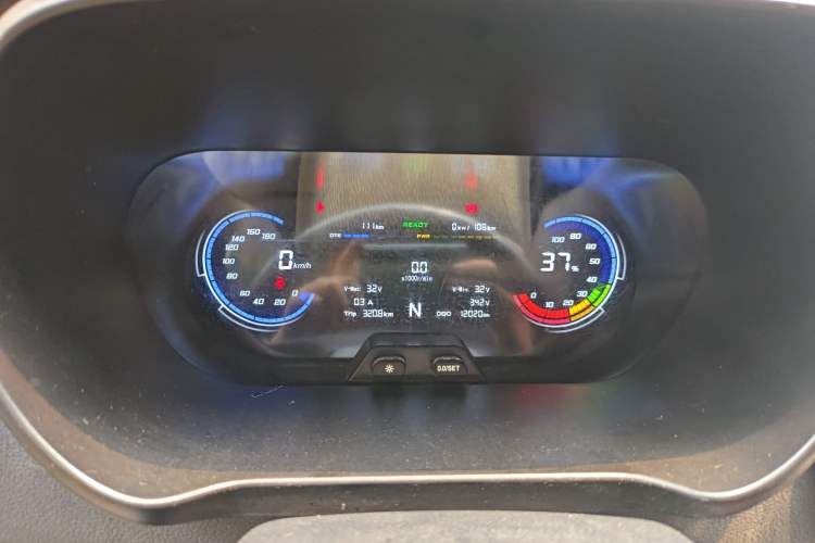 Used CHANGAN KAICHENG Ruixing EM60 2025 Passenger Version Comfort Edition 6 Seats 300 km Range Side-Hinged Doors Instrument Cluster