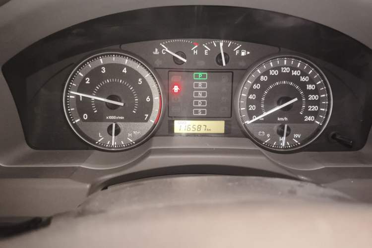 Used Toyota Land Cruiser 2012 4.0L Automatic VX Odometer Close Up