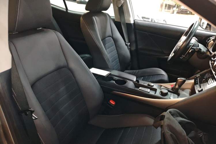 Used Lexus IS 2017 300 Leading Edition
