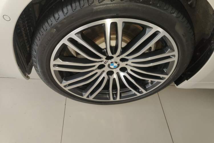 Used BMW 5 Series 2019 530Li Leading Model M Sport Package
