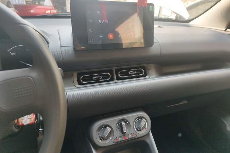 Used Wuling Hongguang New Energy 2024 All-Electric Model 300KM Standard Version Audio And AC Panel