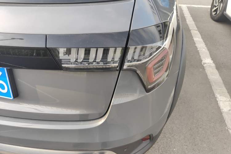 Used Lynk & Co 02 2018 1.5T DCT Two-Wheel Drive Pro Version China V Emission Standard
