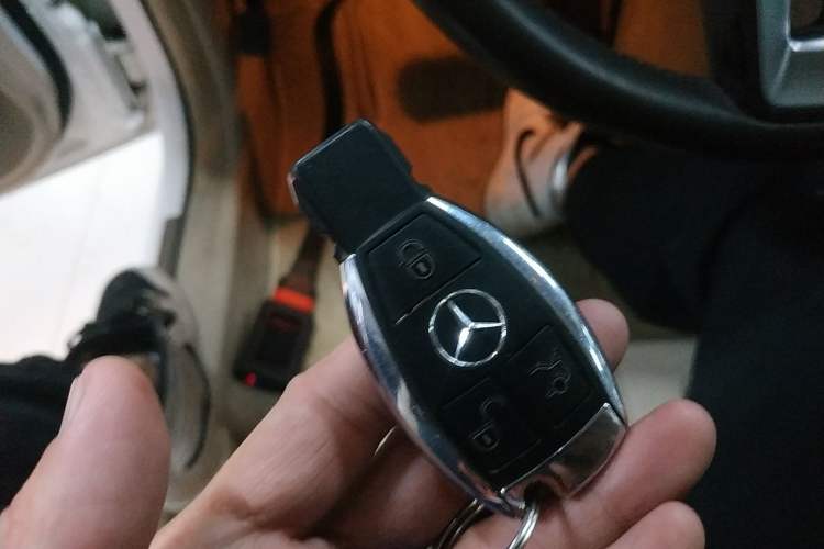 Used Mercedes-Benz E-Class 2015 Facelift E 200 L