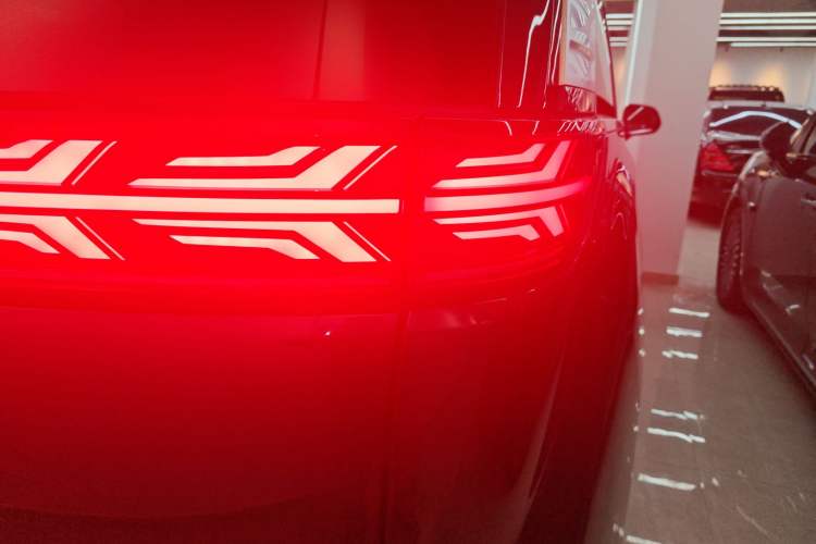 Used Denza D9 2022 DM-i 970 Four-Wheel Drive Flagship Model