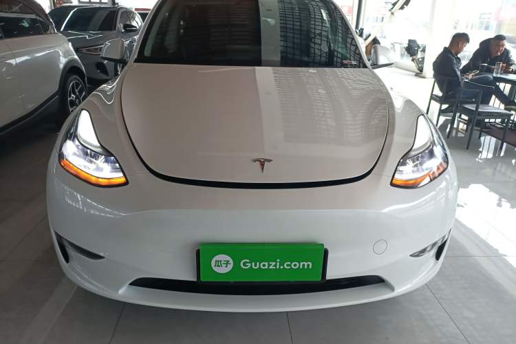 Used Tesla Model Y 2024 Long-Range All-Wheel-Drive Version Front