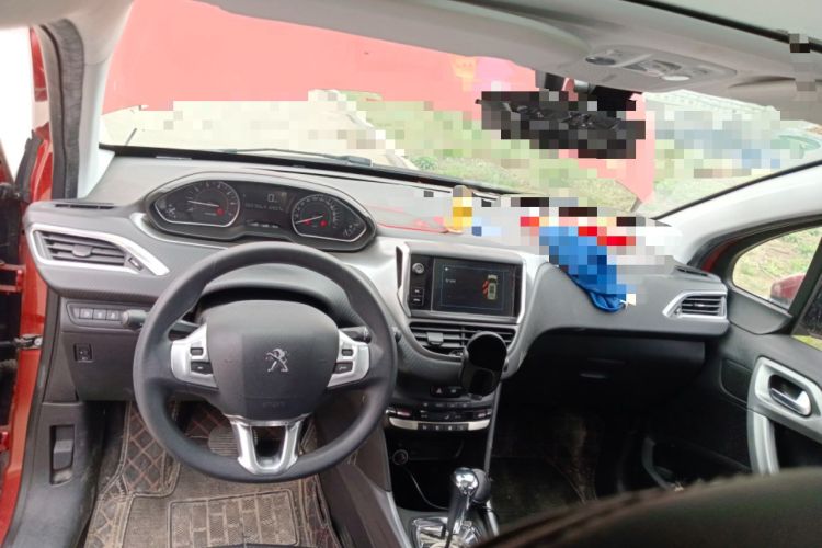 Used Peugeot 2008 2018 1.6L Automatic Fashion Edition Center Console