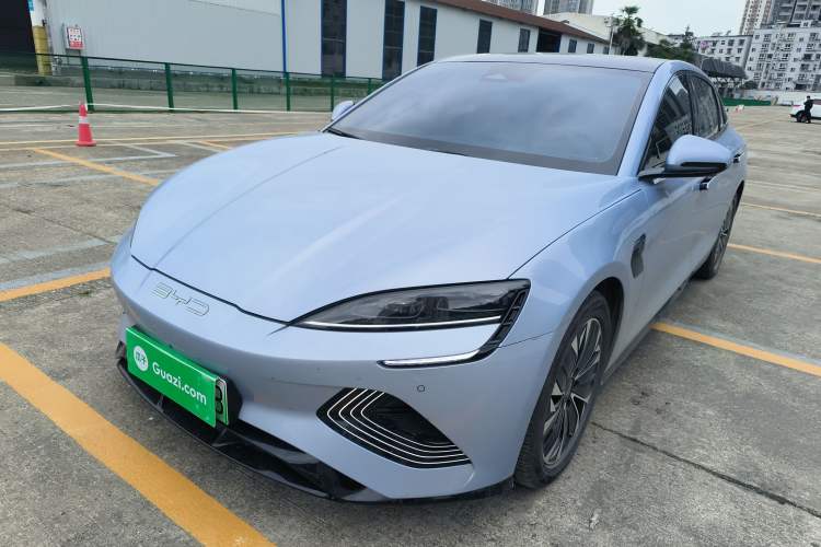 Used BYD Seal 2022 550 km Standard Range Rear-Wheel Drive Elite Version