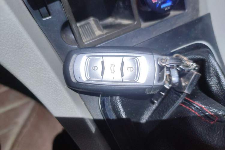 Used Geely Auto Emgrand 2014 Sedan 1.3T Manual Elite Model
