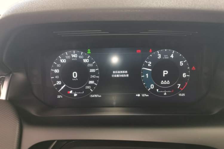 Used Land Rover Discovery Sport 2022 249 PS R-Dynamic S Performance Edition 5 Seats Instrument Cluster