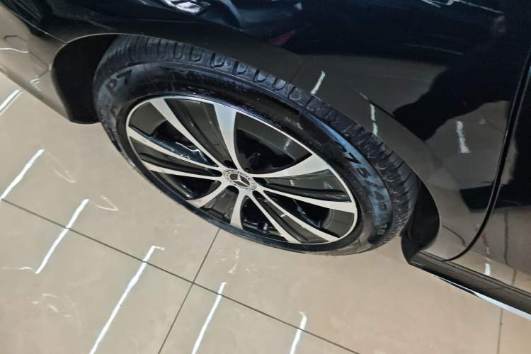 Used Mercedes-Benz E-Class New Energy 2023 E 350 e L Plug-in Hybrid Sports Sedan Exterior 5