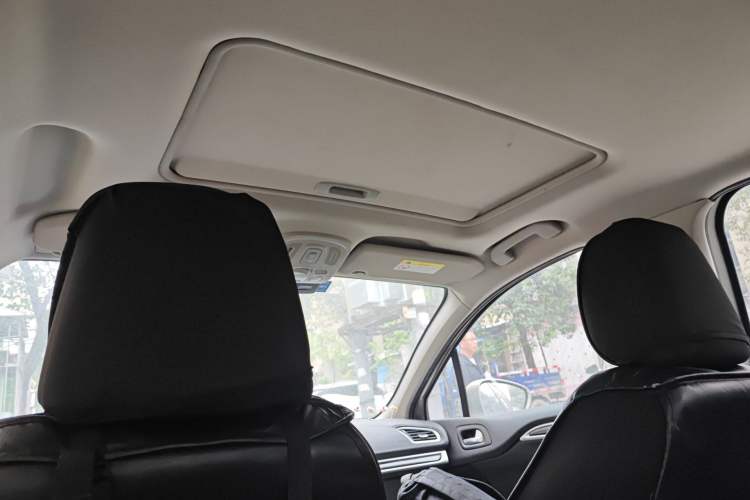 Used Citroen C4L 2015 1.8L Automatic Luxury Edition Headliner