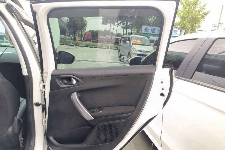 Used Peugeot 2008 2014 1.6L Automatic Fashion Edition
