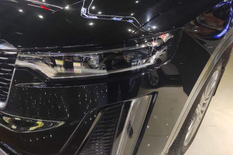 Used Cadillac XT6 2022 2.0T Six-Seater Two-Wheel-Drive Luxury Version