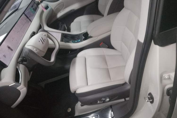 Used IM LS6 2023 Max Standard Edition
