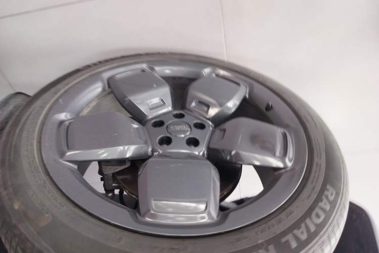 Used iCAR V23 2025 501 Four-Wheel Drive Intelligent Driving Version Left Front Wheel Hub