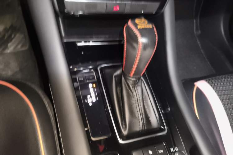 Used Mazda Atenza 2020 2.0L Blue Sky Luxury Edition Gear Lever