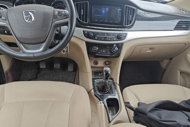Used Baojun 730 2016 1.5L Manual Luxury Edition 7 Seats