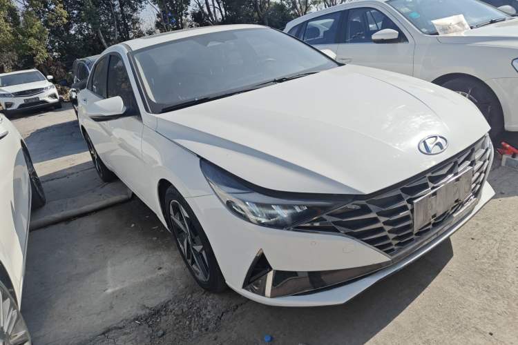 Used Hyundai Elantra 2022 1.5L CVT LUX Prestige Edition
