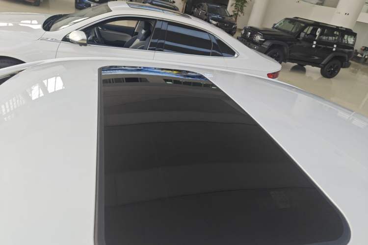 Used Roewe i5 2020 1.5L Automatic 4G Connected Linghao Edition