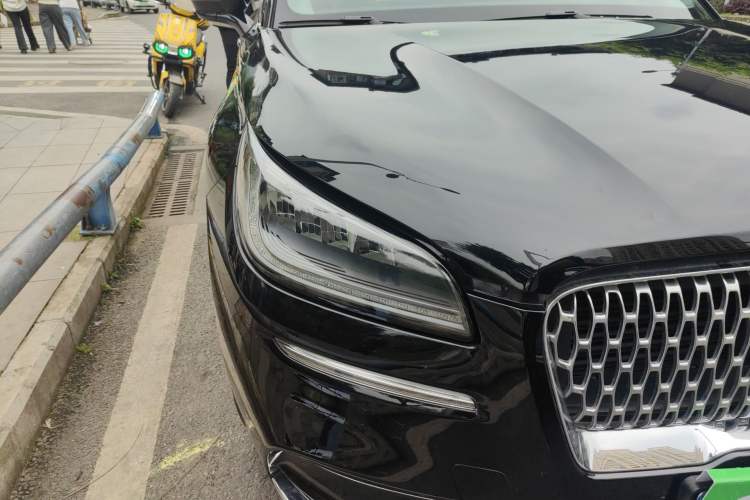 Used Lincoln Corsair 2022 2.0T Two-Wheel Drive Luxury Edition Right Front Headlight