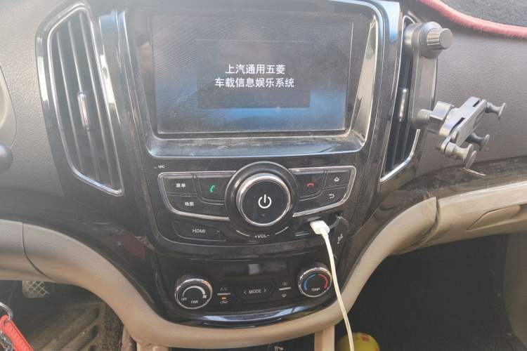 Used Baojun 730 2014 1.5L manual luxury trim 7 seats